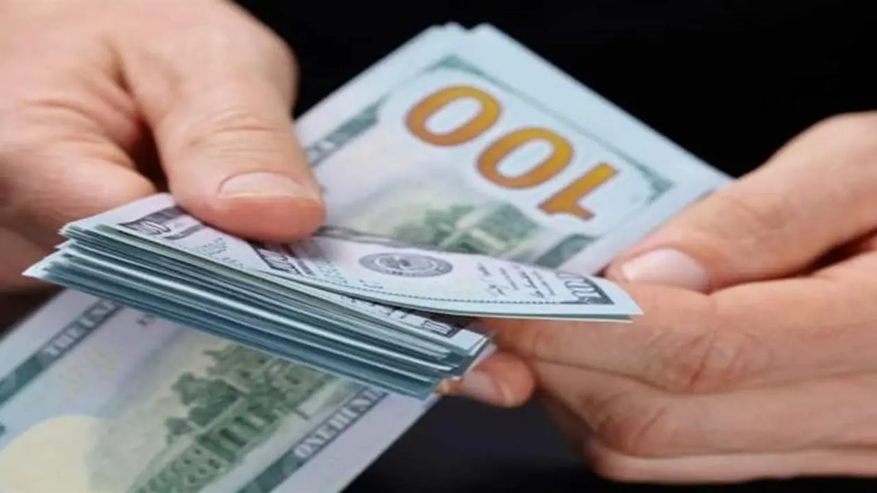 تحديثات أسعار الدولار في البنوك المصرية خلال تعاملات يوم الجمعة الحالي
